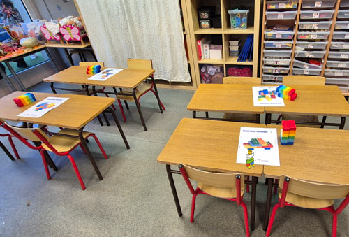 Construire ensemble un mod&egrave;le Six Bricks